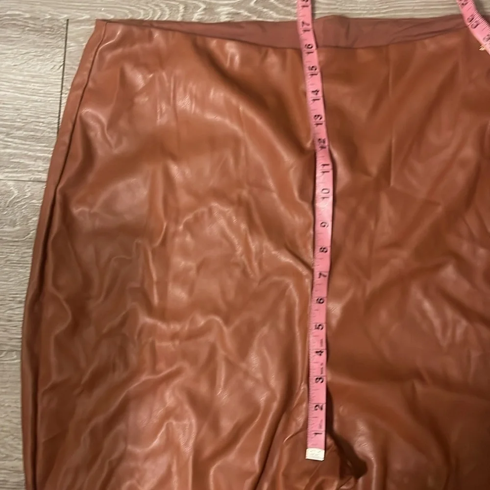 Fabletics Vegan Leather Leggings With Side Zipper Mahogany Size 4x Plus Size